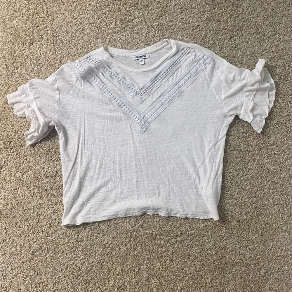 Express top with ruffled sleeves! - Picture 2 of 5